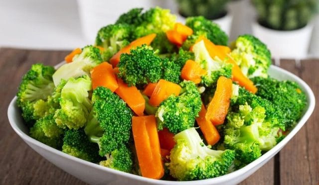 Brokoli Salatası