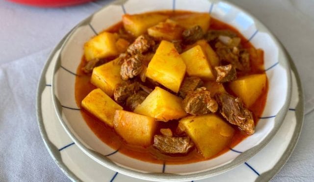 Patatesli Kuşbaşılı Etli Yemek
