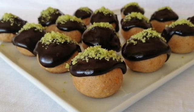 Elmalı Profiterol