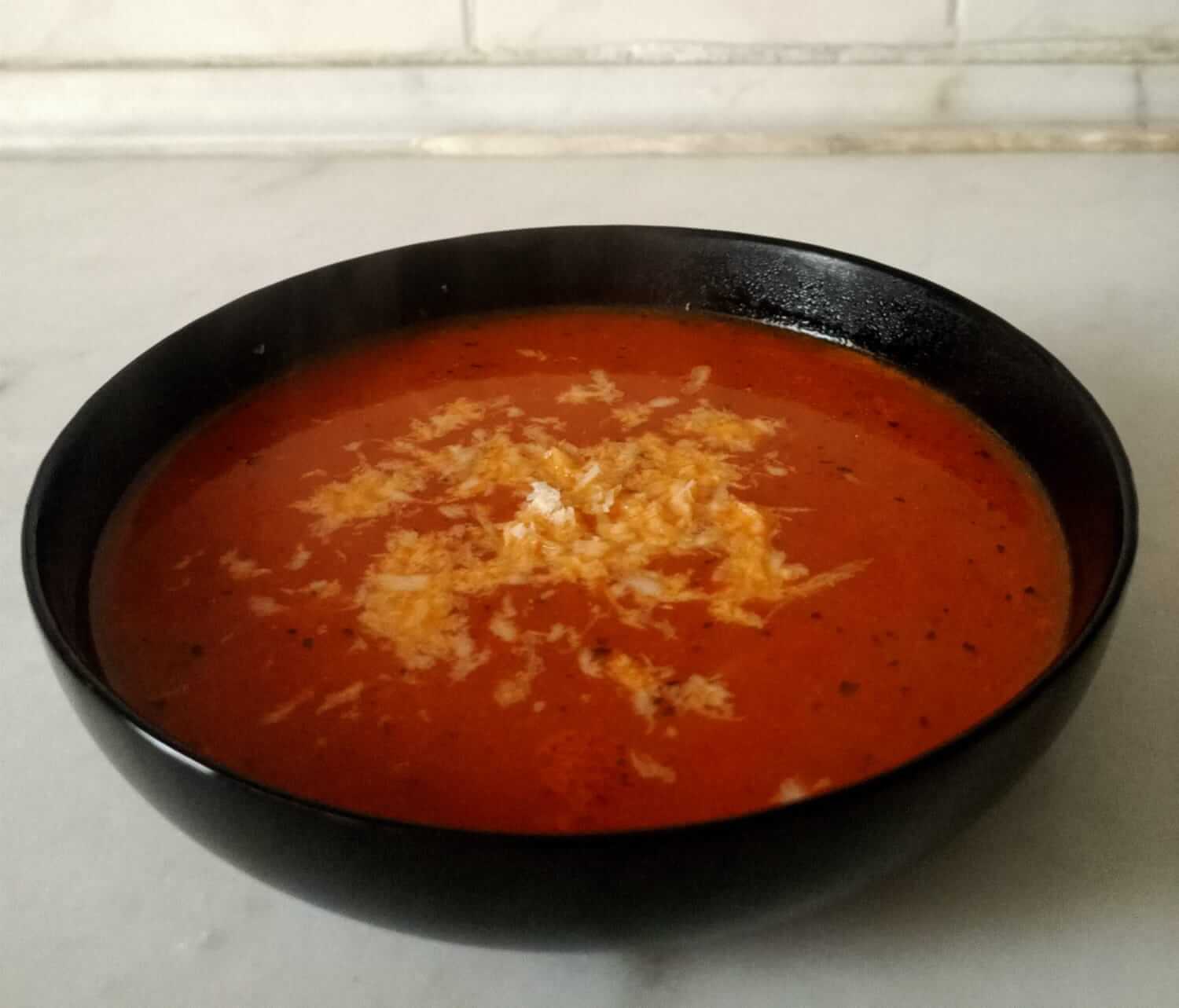 Domates Çorbası Tarifi (Unlu ve Salçalı)