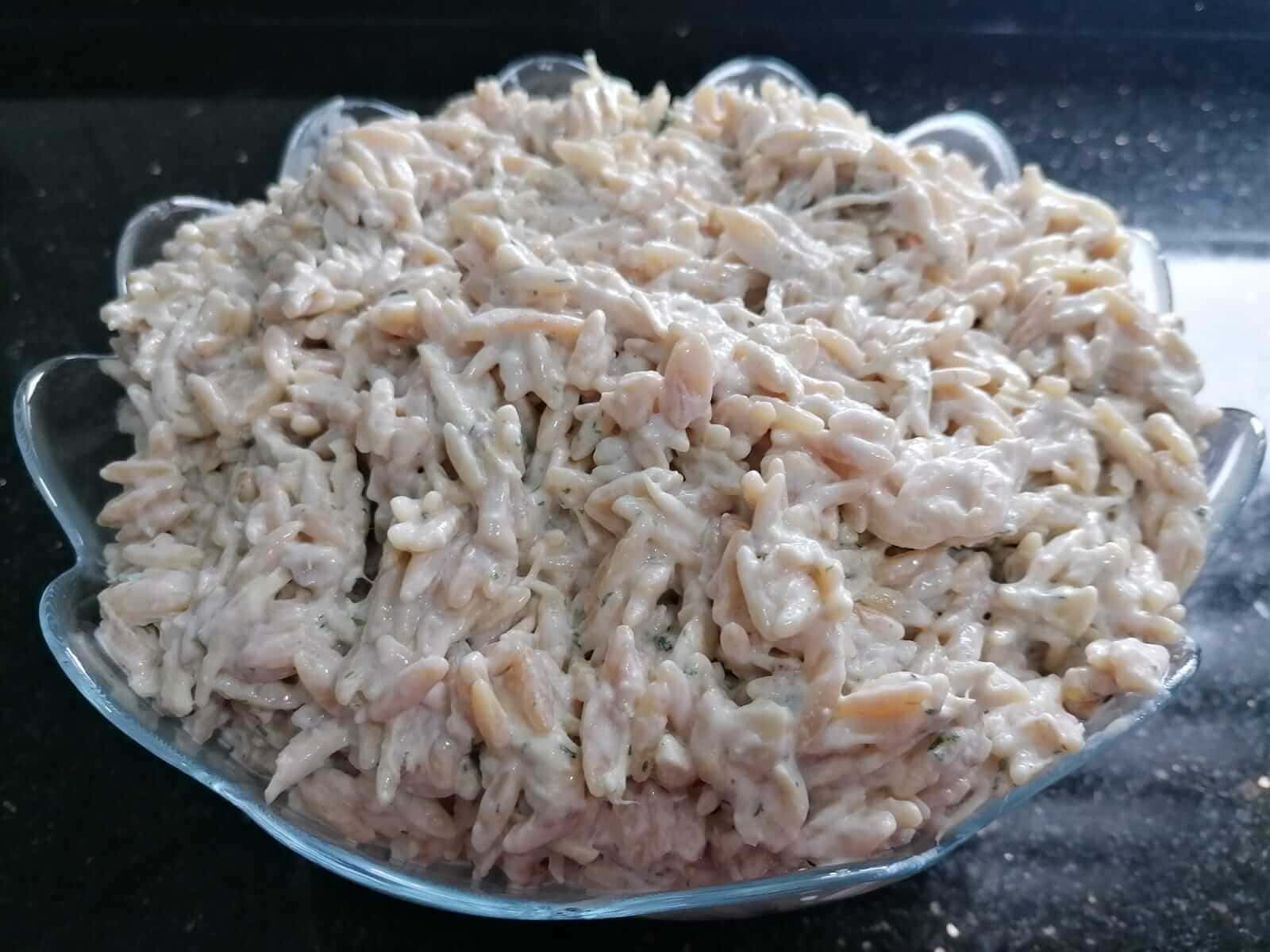 Tavuklu Arpa Şehriye Salatası Tarifi