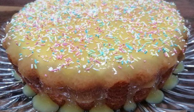 Portakal Soslu Kremalı Kek Tarifi