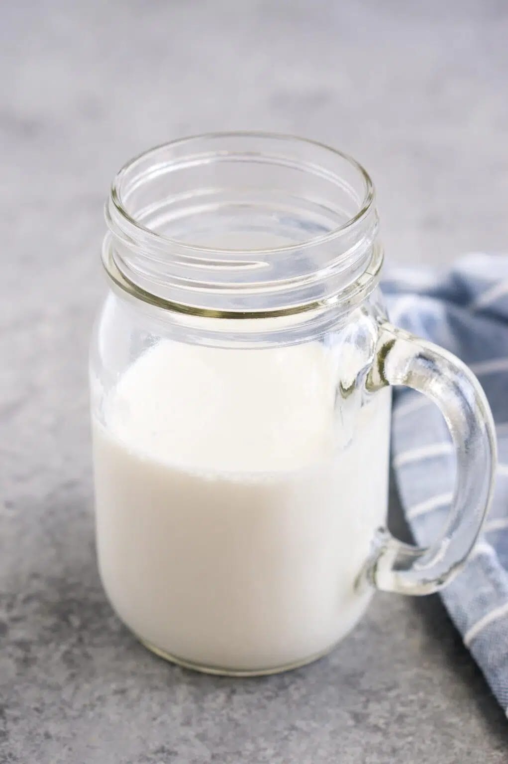 Sut Karisimli Nefis Ayran Tarifi
