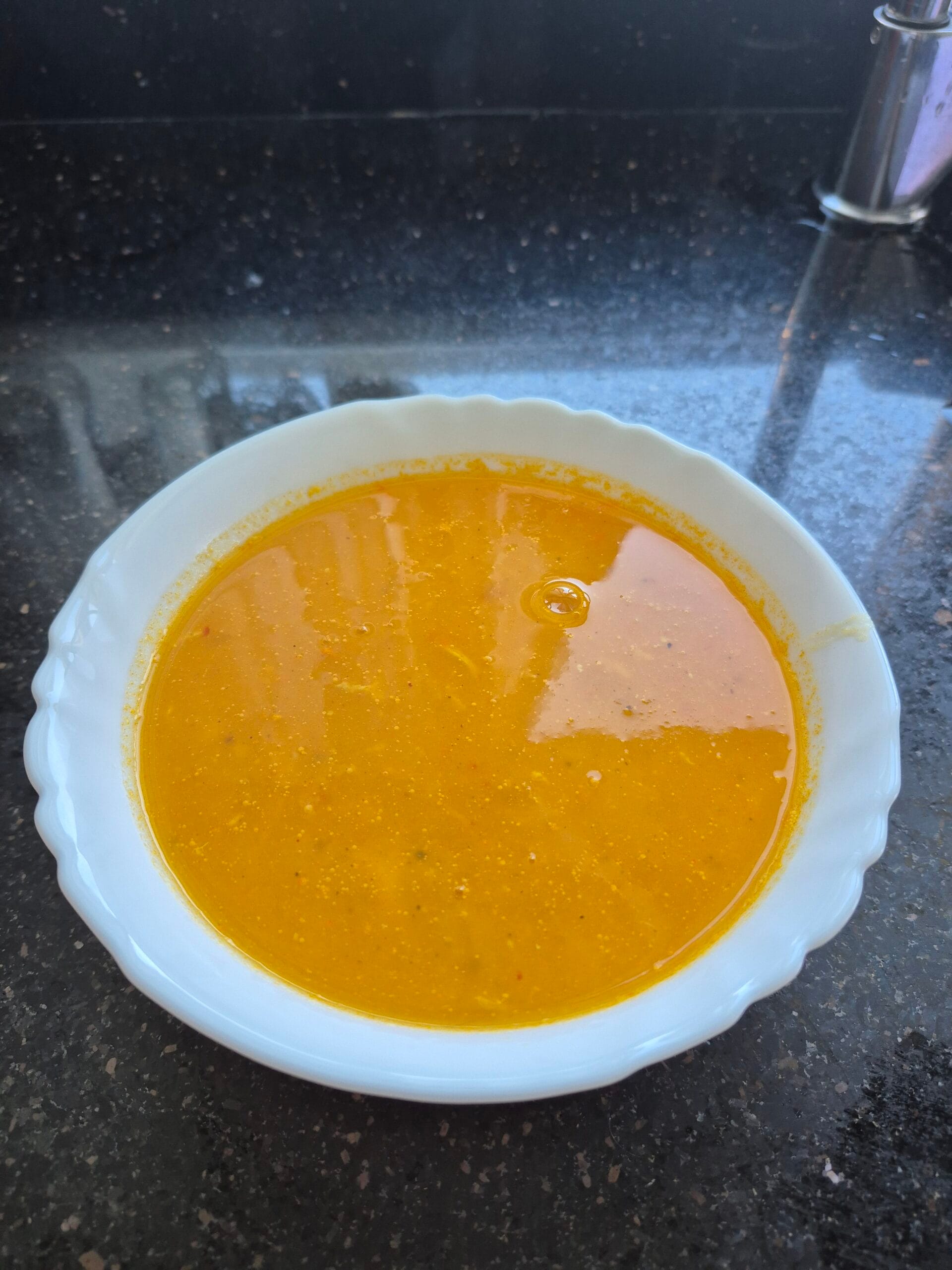 Limonlu ve Zerdeçallı Sebzeli Tavuk Çorbası Tarifi