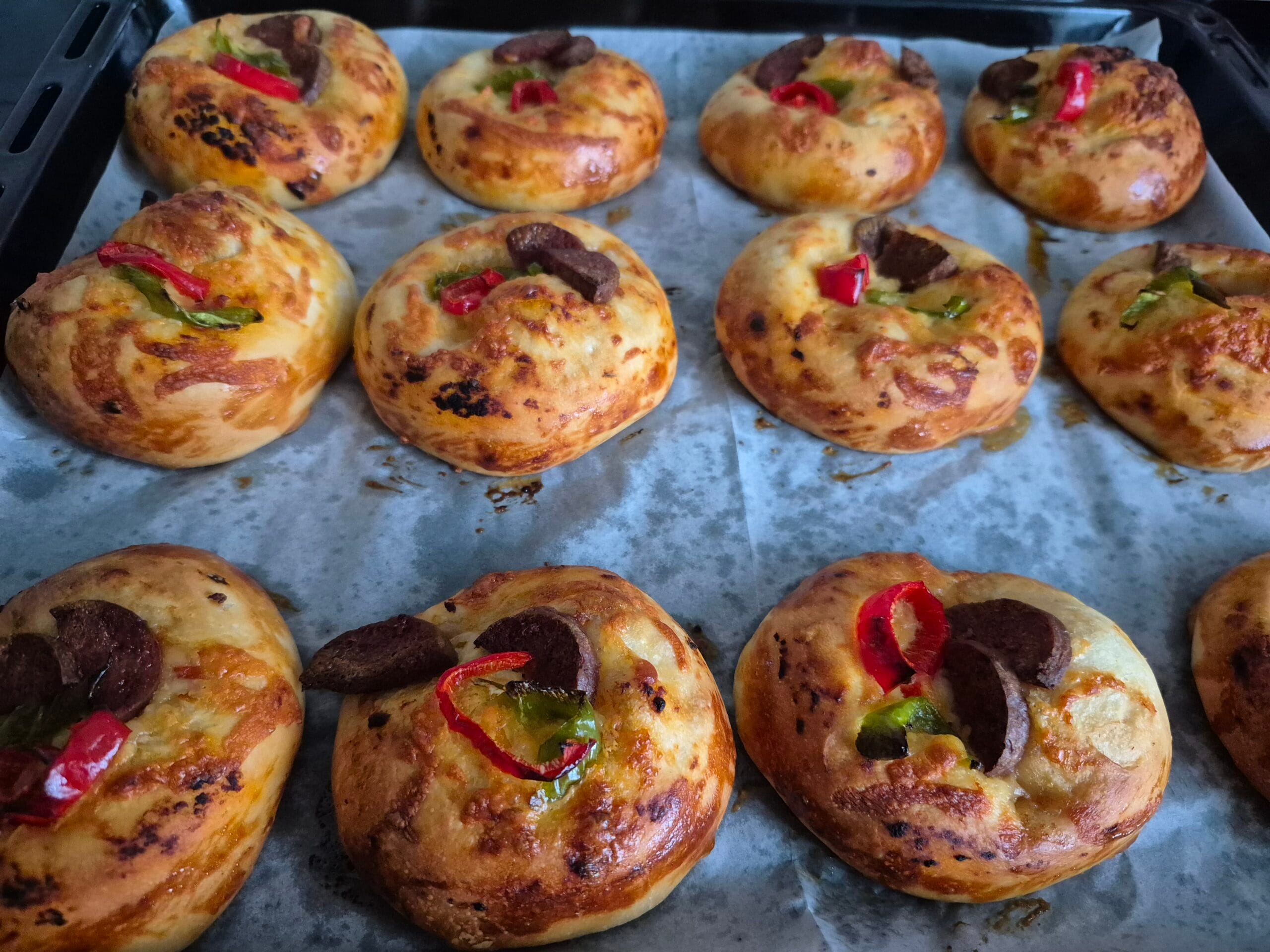 Küçük Pizza Tarifi