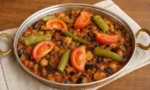 Fırında pişmiş tavuklu ve patlıcanlı Şehzade Kebabı tabağı