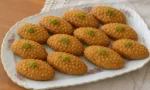 Sıvı yağlı kalburabastının kıyır kıyır ve şerbetli görüntüsü
